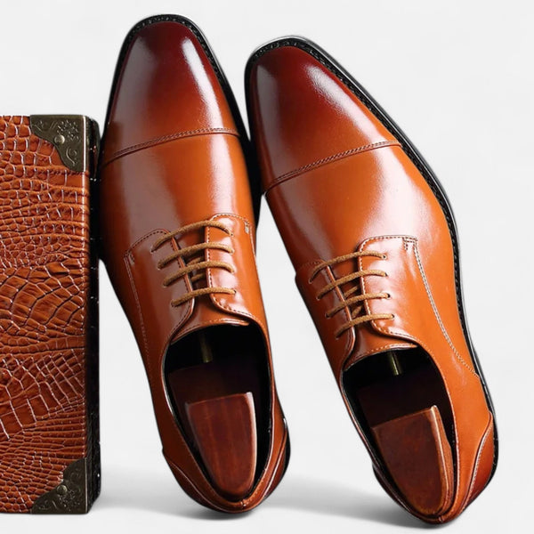 Fitzgerald | Lakierowane buty sznurowane