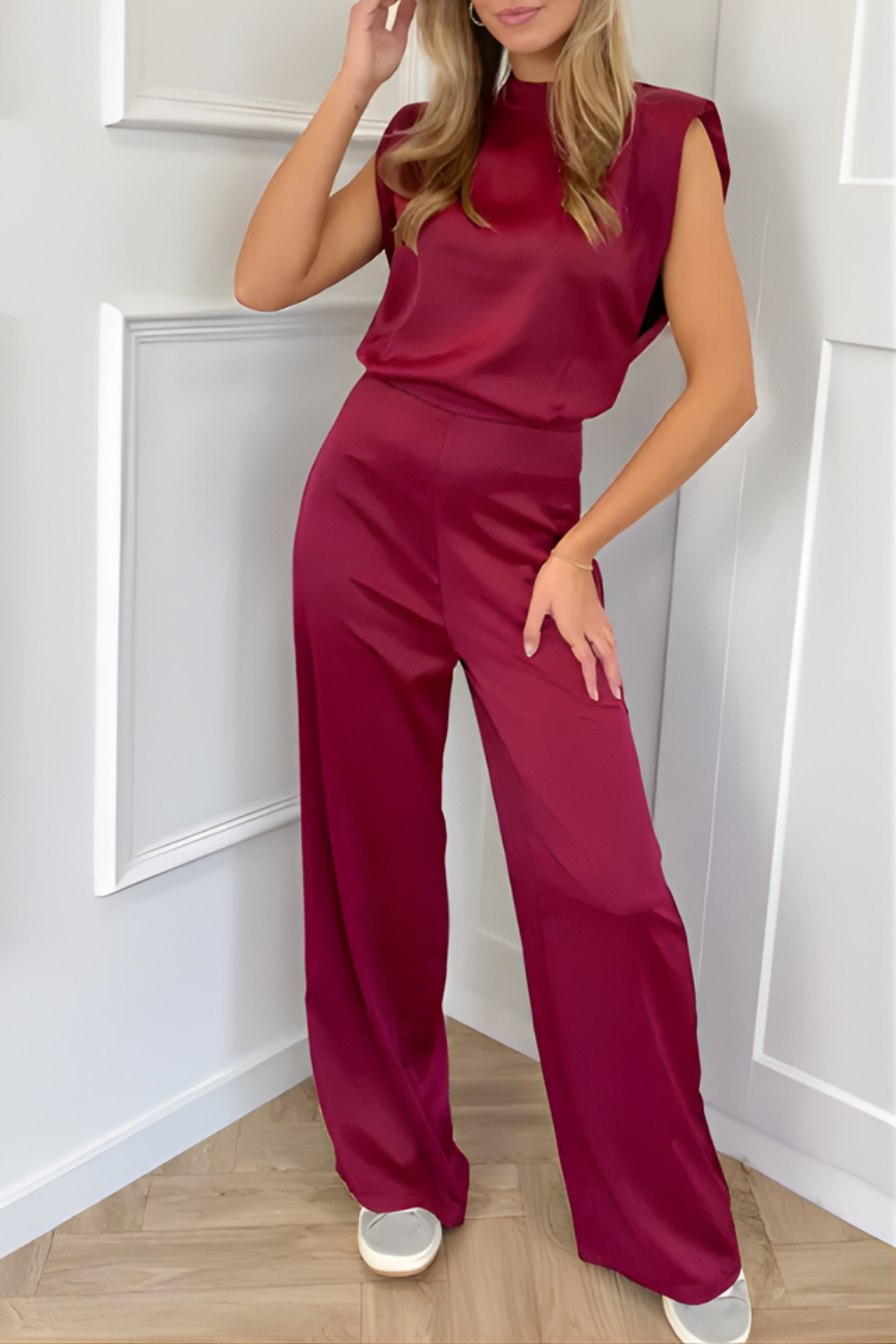 Ellie | Hoher Ausschnitt Weites Bein Jumpsuit
