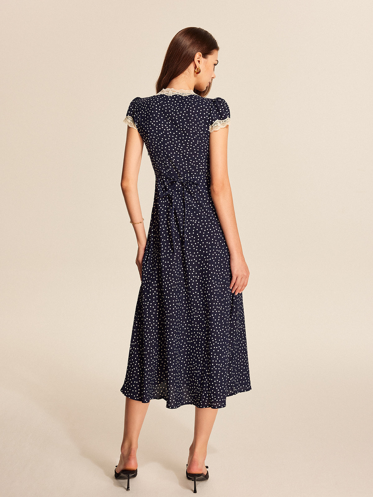 Astrid | V-Ausschnitt Kappenärmel Midikleid
