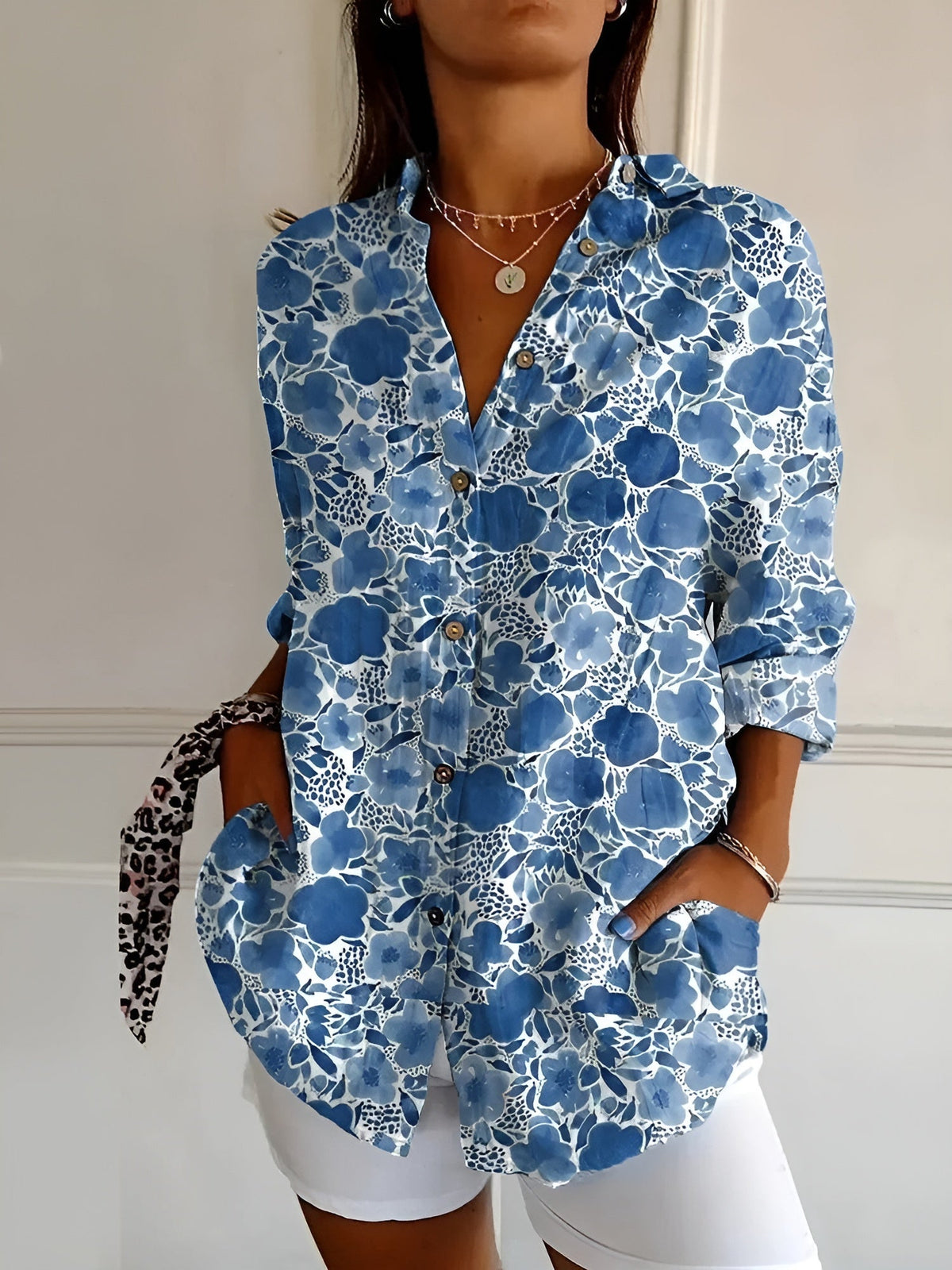 Gabriella | Kerbenausschnitt Mixed Print Bluse